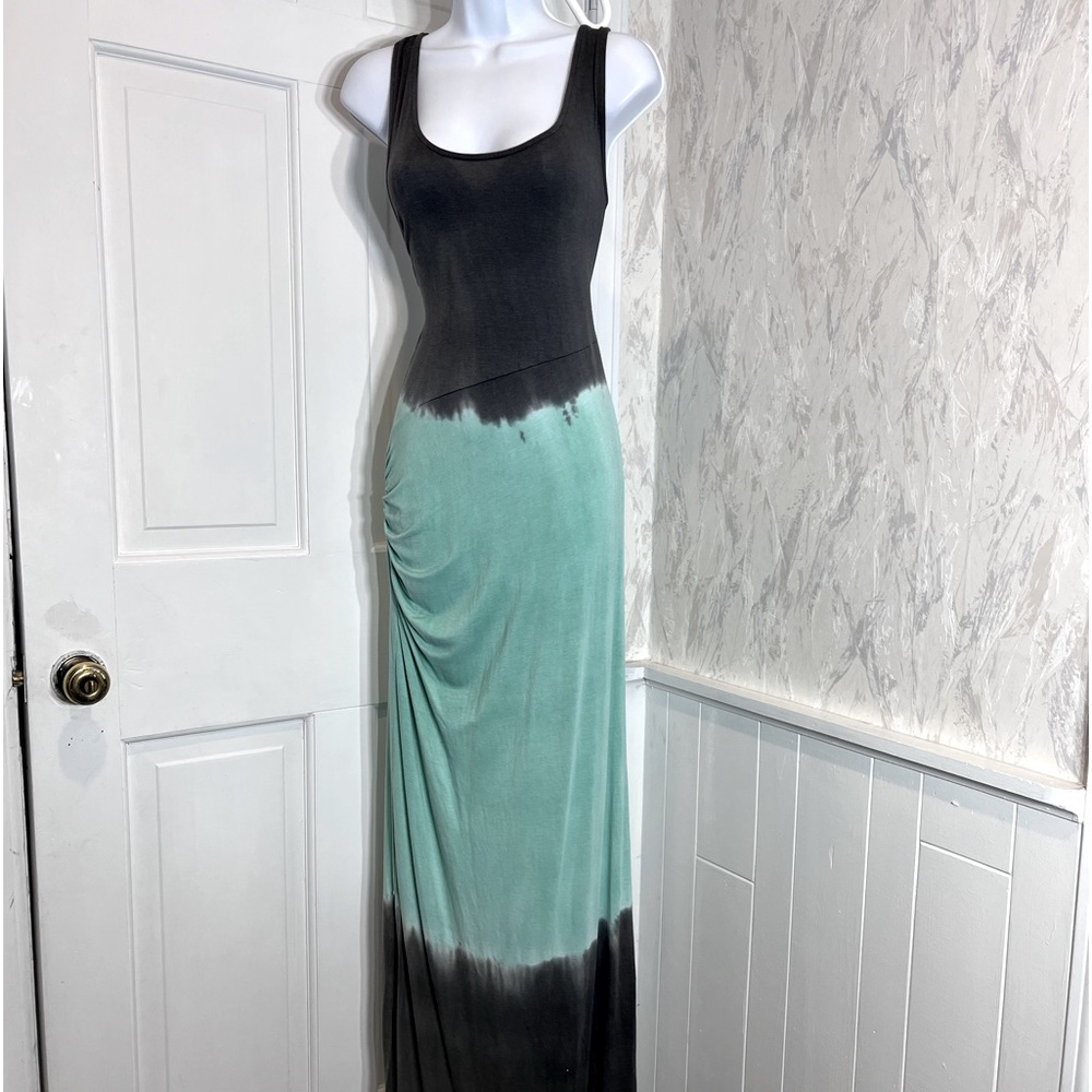 Chatoyant Stretchy Tie Dye Maxi Dress Side Slit And Rouched Side. Size L